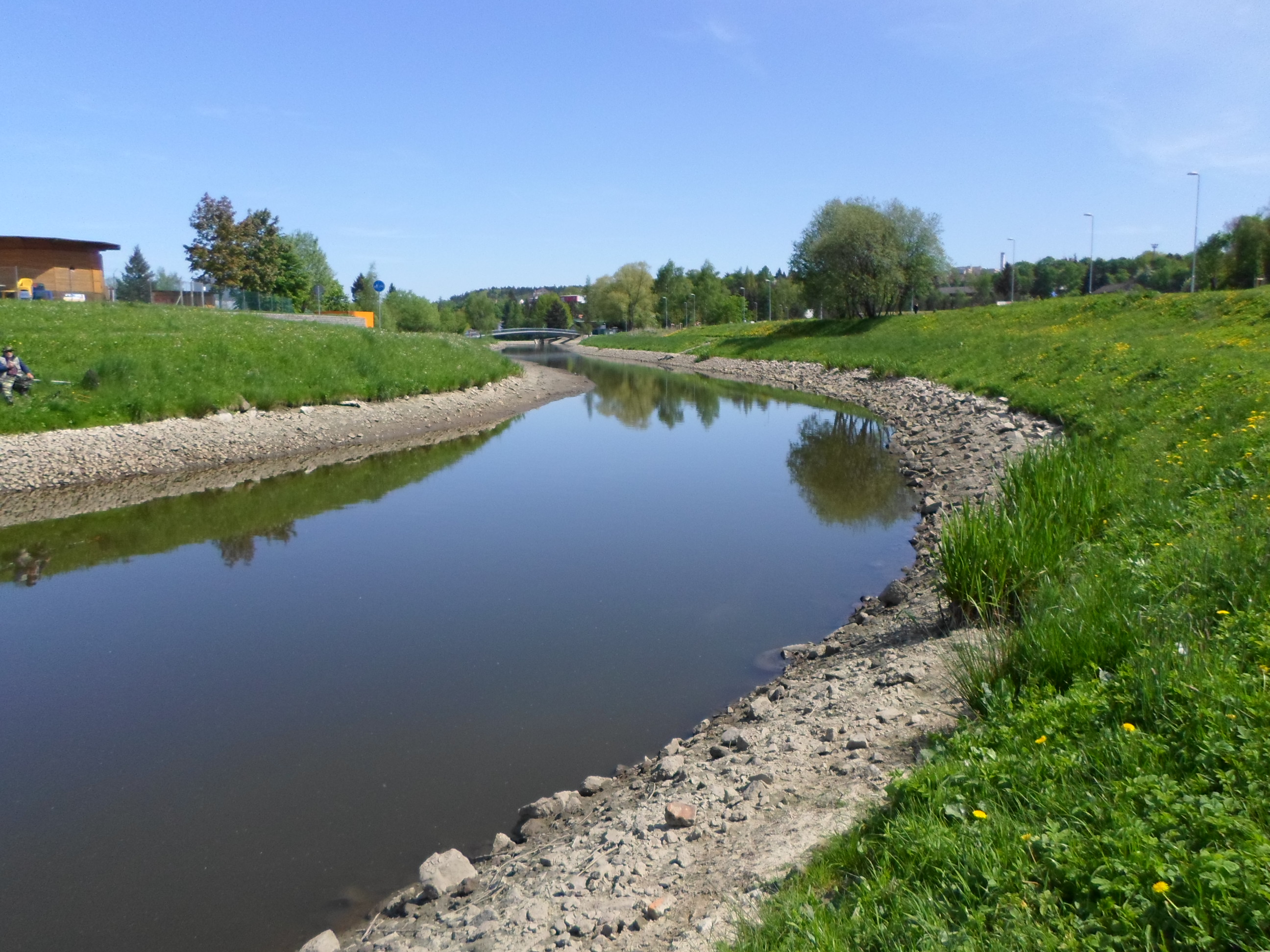 Pohled na odkryté koryto